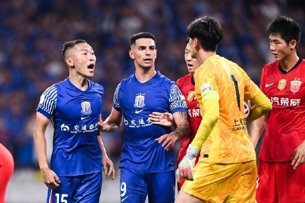 缺中锋的海港,跟少边锋的申花,哪一个更强?